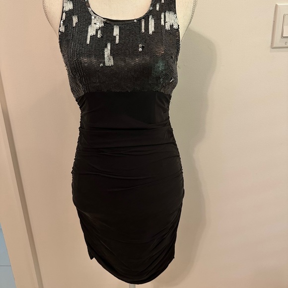 Alice + Olivia Black Sequin Detail Dress - Picture 2 of 12